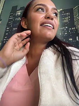 Sara-77's Webcam Show