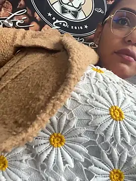 عرض كام Sara-77