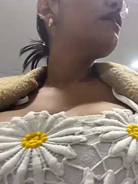 Sara-77 Adlı Modelin Web Kamerası Şovu