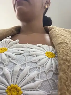 Sara-77 Show in webcam