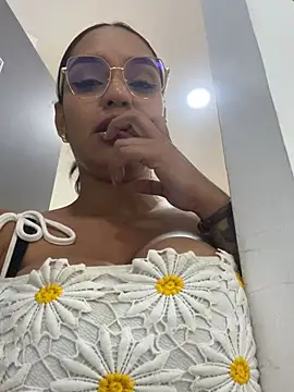Sara-77 Webcamshow