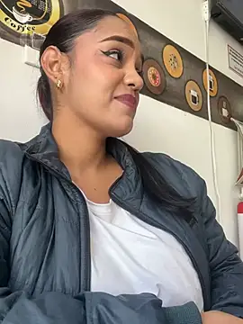 Sara-77 Pertunjukan Webcam