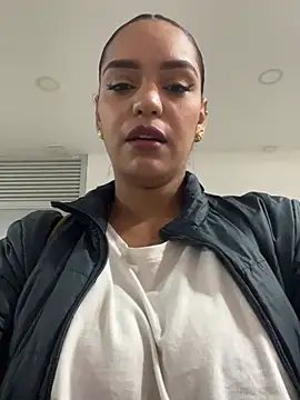 Sara-77 Webcamshow