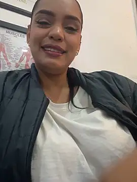 Sara-77 webkamerás műsora