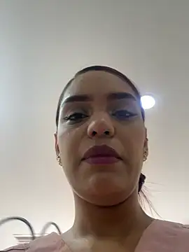 Sara-77 웹캠 쇼