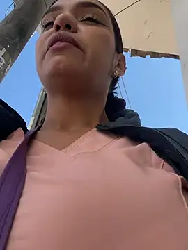 Sara-77's Webcam Show