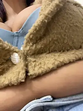 Sara-77 网络视讯表演