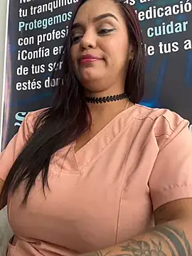 Sara-77 Show in webcam