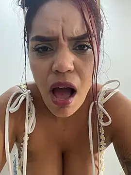 Show de Sara-77 na webcam