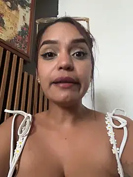 Sara-77 Adlı Modelin Web Kamerası Şovu