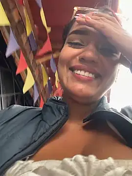 Sara-77's Webcam Show