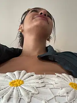 Sara-77 webkamerás műsora