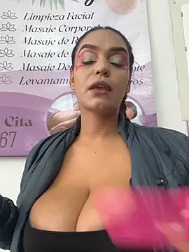 Sara-77's Webcam Show
