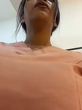 Sara-77 Adlı Modelin Web Kamerası Şovu