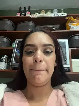 Sara-77 Show Webcam