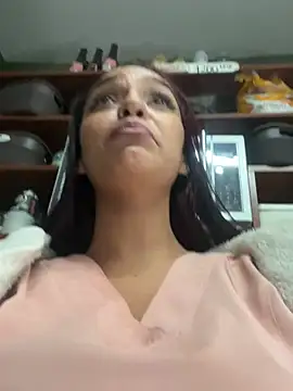 Sara-77 Pertunjukan Webcam