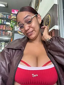 Sara-77 webcam show