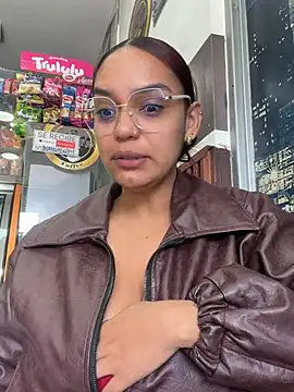 Sara-77 Pertunjukan Webcam