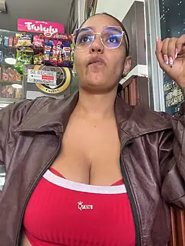 Sara-77 Show Webcam