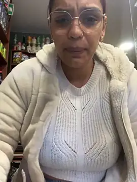 Sara-77's Webcam Show