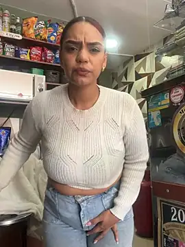 Sara-77 Show in webcam