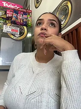 Sara-77 webcam show