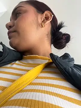 Sara-77 Webcam show