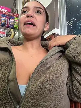 Sara-77's Webcam Show
