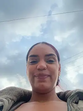 Sara-77's Webcam Show