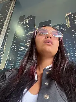 Sara-77 Show Webcam