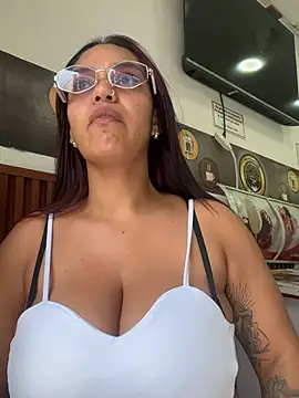 Sara-77's Webcam Show