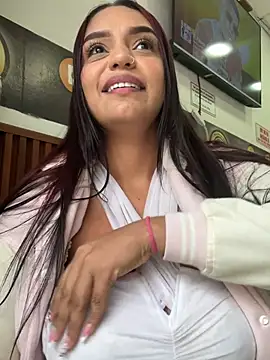 Sara-77 Webcam Show