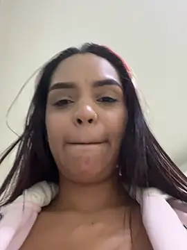 Sara-77's Webcam Show