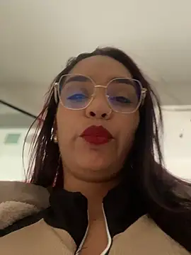 Sara-77 Show Webcam
