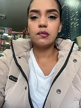 Sara-77 Pertunjukan Webcam