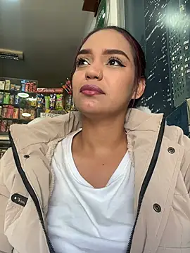 عرض كام Sara-77