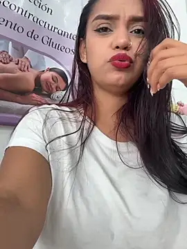 Pokazy przed kamerką – Sara-77