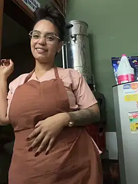 Sara-77's Webcam Show