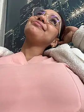 عرض كام Sara-77