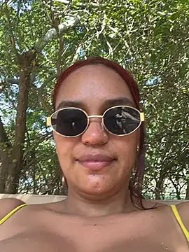 Sara-77 Show Webcam