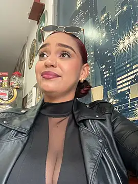 Sara-77 Webcam-Show