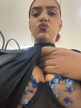 Sara-77 Live XXX-Chat