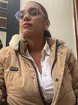 Sara-77's Live XXX Chat