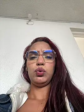 Chat XXX ao vivo de Sara-77