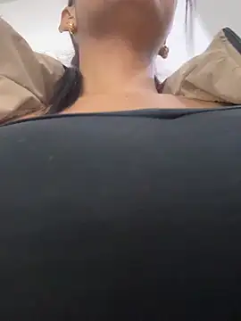 Sara-77's Live XXX Chat