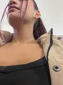 Sara-77 Adlı Modelin Web Kamerası Şovu
