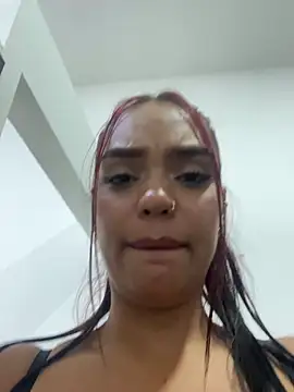 Sara-77's Webcam Show