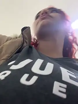 Sara-77 Show Webcam