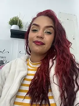 Sara-77 Show in webcam
