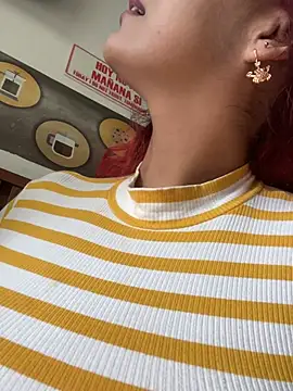 عرض كام Sara-77